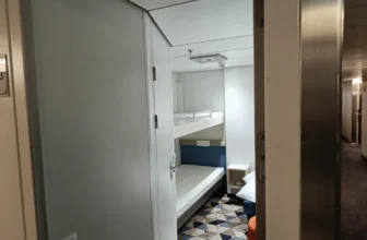 Einblick in eine 2-Personen-Kabine auf der DFDS-Fähre