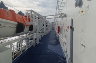 Außendeck auf der DFDS-Fähre.